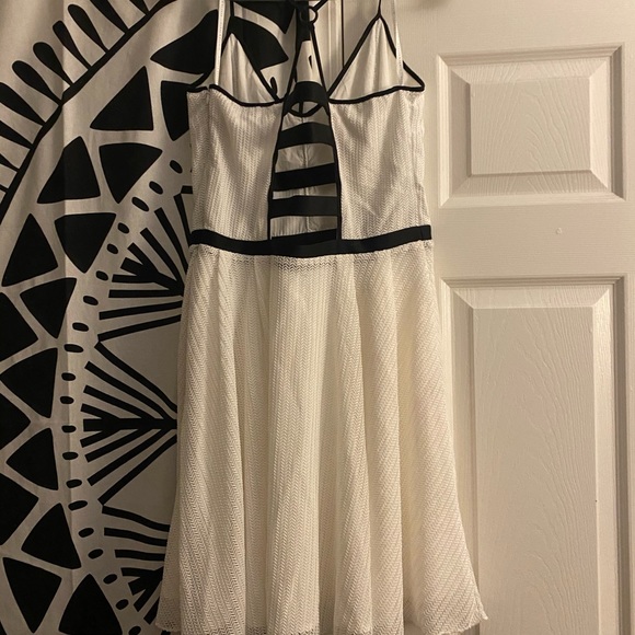 Stella Jamie size L white pretty dress - Picture 2 of 5